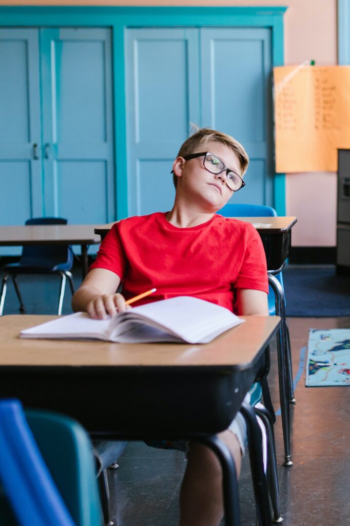 VILLEURBANNE

Triple boucle dysgraphie refuse de faire les devoirs écriture écrit comme un cochon pattes de mouche illisible j’écris trop vite comme un cochon réussir un examen écriture illisible lenteur douleur mal au poignet découragement impossible de noter les cours
dysgraphie 

Elèves en difficulté en écriture